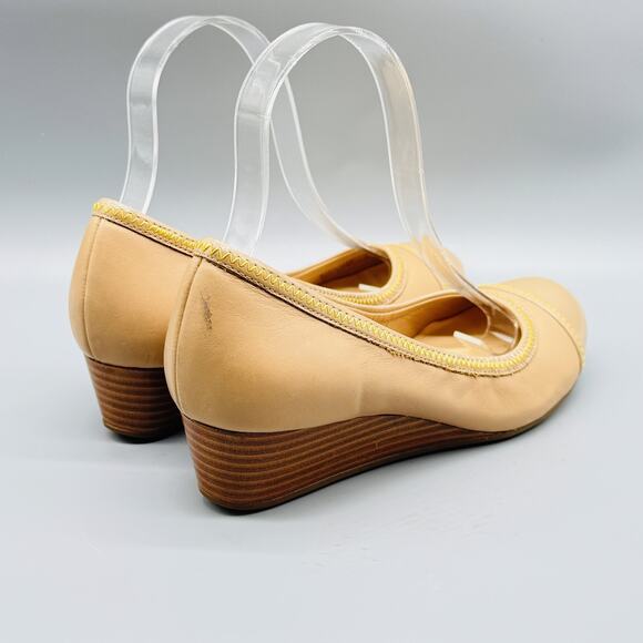 Cole Haan Shoes Womens 6.5 Beige Leather Wedge Heel Air Comfort Slip On Vintage - Picture 8 of 11
